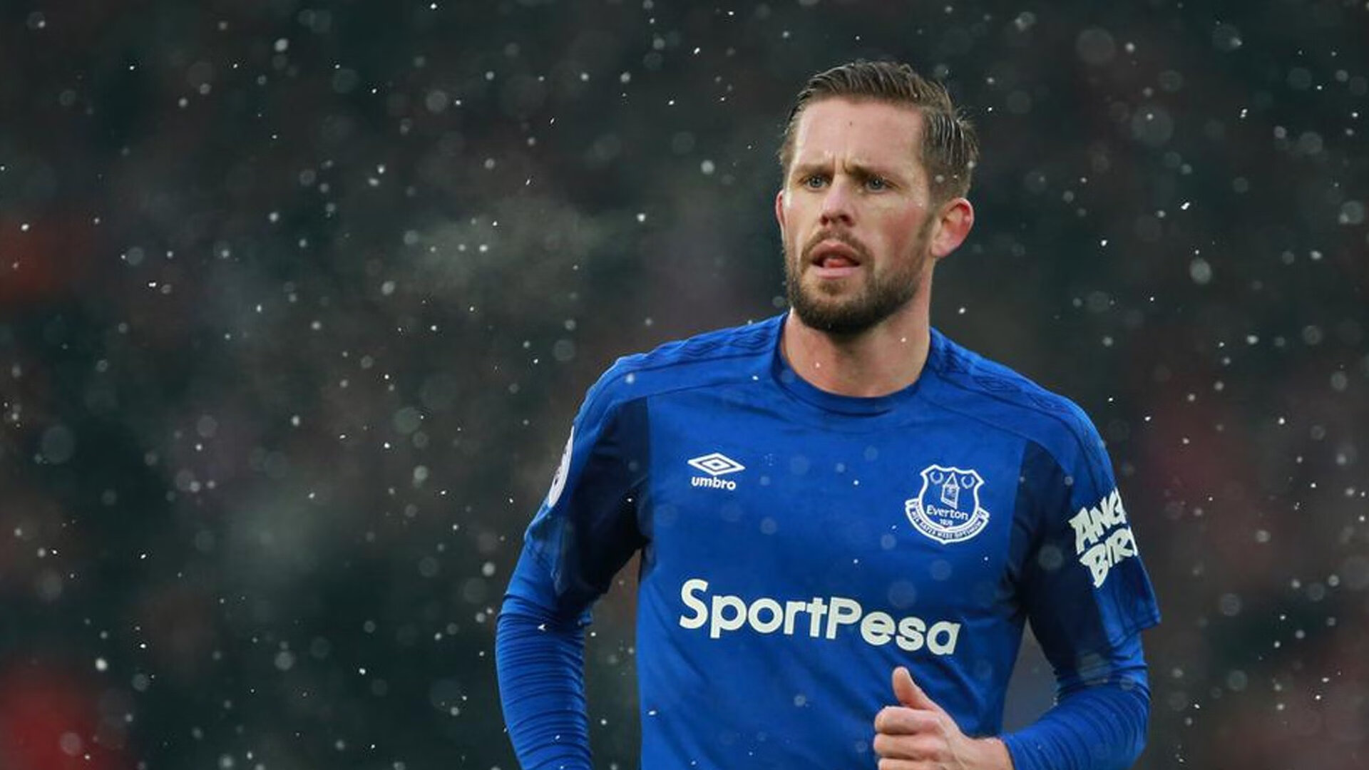 隆戈：超越时代的边锋，成为新西兰橄榄球的标志性人物，隆多橄榄球